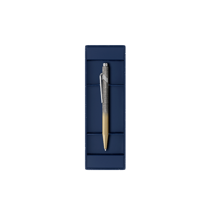 Caran d'Ache 849 COSMIC BLUE - Gilded Bolígrafo