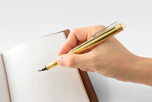 Traveler's Company Company Brass Pluma fuente